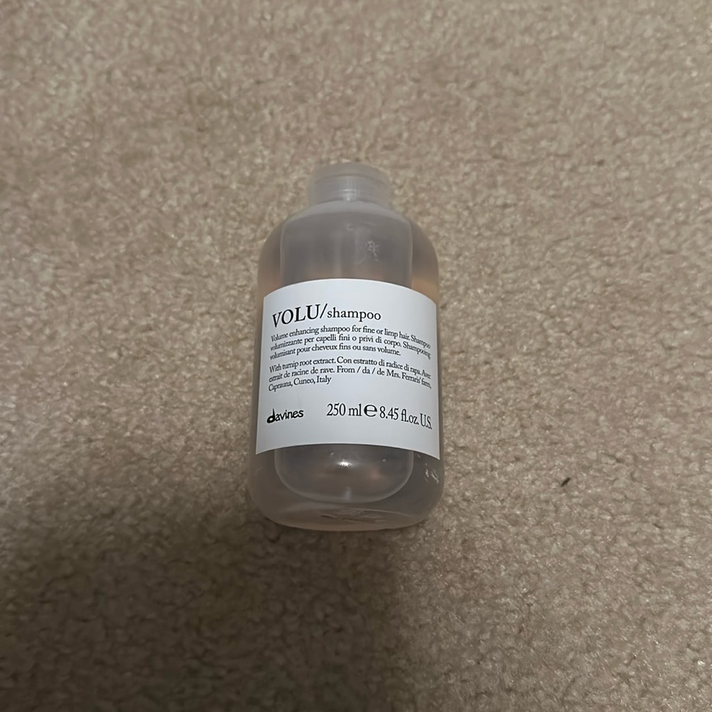 Davines VOLU shampoo